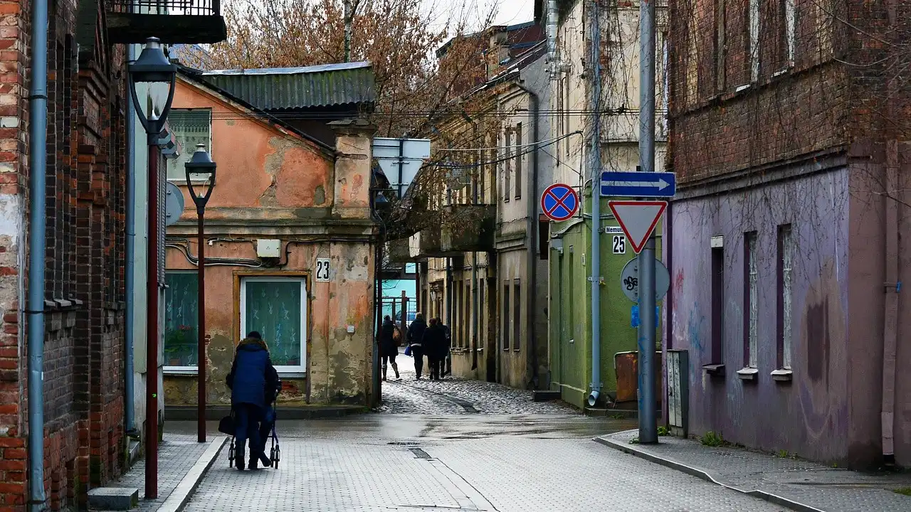 Lithuanian Noun Cases Explained Simply (Beginner's Guide)